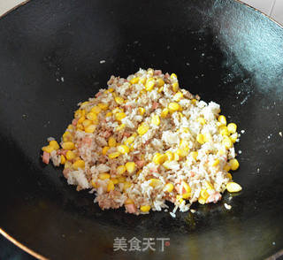 玉米沙拉酱炒饭的做法步骤:7