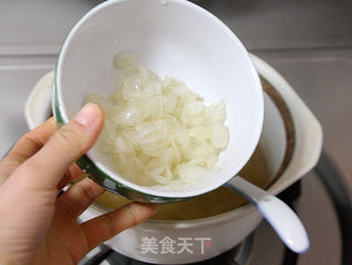 【海参雪莲木瓜船】:美丽女人的甜蜜糖水的做法步骤:5