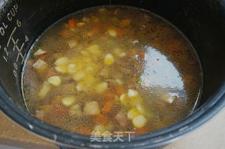 蛋包腊肉彩丁焖饭的做法步骤:7