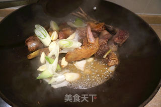 蒜香土鸡嘟嘟煲的做法步骤:7