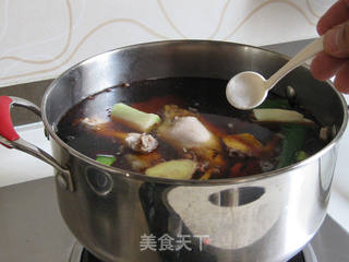 卤兔腿的做法步骤:11