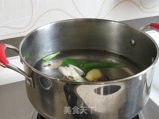 卤兔腿的做法步骤:7