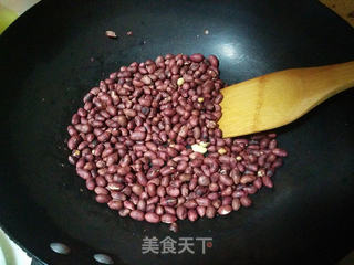 原味花生牛轧糖-淡奶油版的做法步骤:2