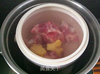 清炖土猪大骨汤的做法步骤：3