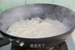 剁椒金针菇的做法步骤:2