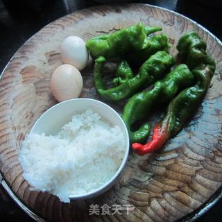辣椒鸡蛋炒饭的做法步骤：1