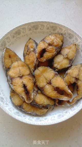五香熏鲅鱼的做法步骤:5