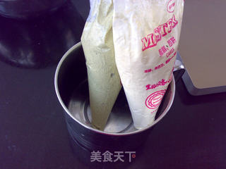 双色蜂蜜蛋糕卷的做法步骤:14