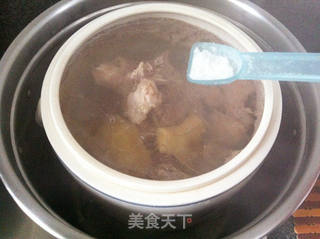 清炖土猪大骨汤的做法步骤：5