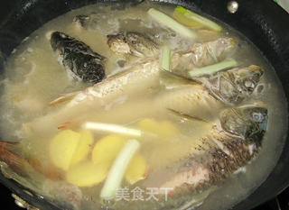 鲜美的鲤鱼汤的做法步骤:7