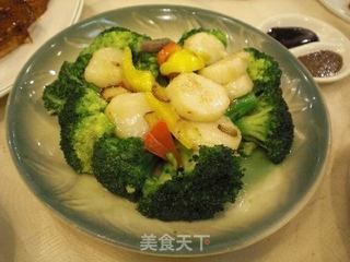 西兰花炒带子的做法步骤:8