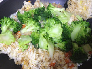 杂锦鲜菇版蛋炒饭的做法步骤:4
