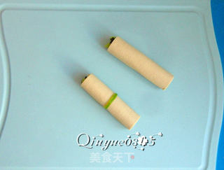 菠菜豆皮卷的做法步骤:7