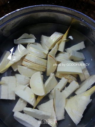 女孩心中的公主梦=挑战舌尖的极品农家土菜=红烧肉冬笋 的做法步骤:10