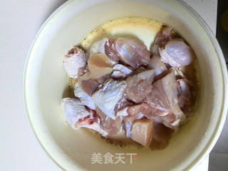 红咖喱土豆鸡腿的做法步骤:3