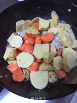 红咖喱土豆鸡腿的做法步骤:8