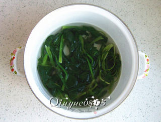 菠菜豆皮卷的做法步骤:4