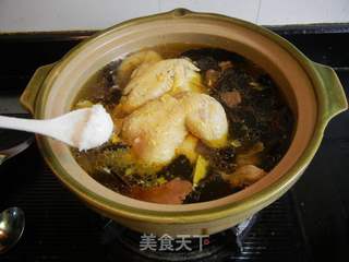 牛肝菌冬笋炖母鸡的做法步骤:10