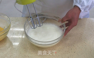 超详细8寸戚风蛋糕制作方法及注意事项的做法步骤:9