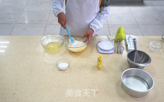 超详细8寸戚风蛋糕制作方法及注意事项的做法步骤：5