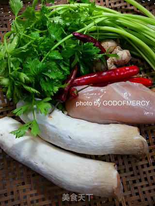 #简单食材打造曼妙小狐仙=战胜脂肪鸡脯肉烩杏鲍菇 的做法图解2