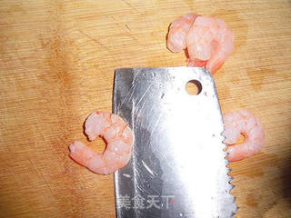 木耳黄瓜炒虾仁的做法步骤:2