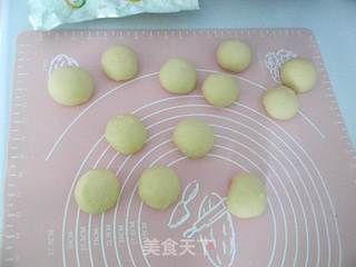 椰蓉蛋黄小餐包的做法步骤：6