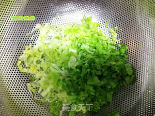 生菜冬菇粒鸡蛋炒饭的做法步骤：3