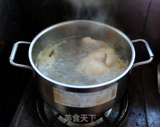 菌菇炖笨鸡的做法步骤:7