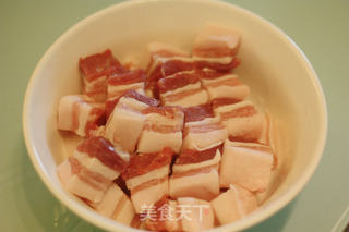 木瓜红烧肉的做法步骤:2