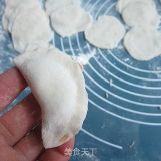 莴笋瘦肉煎饺的做法步骤:11