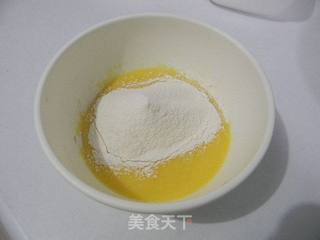 黑芝麻蛋糕卷的做法步骤:2