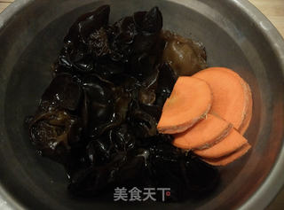 香菇滑炒木耳的做法步骤:2