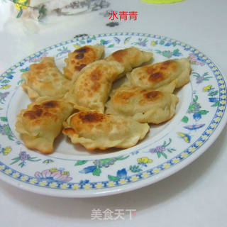 莴笋瘦肉煎饺的做法步骤:18