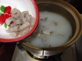 虾仁排骨海参汤的做法步骤:7