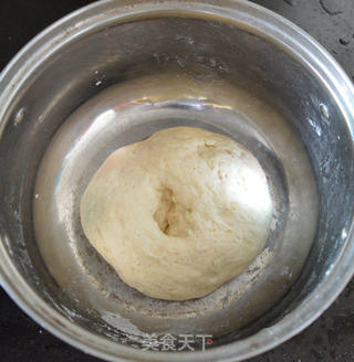 青菜鸭蛋包子的做法步骤:9