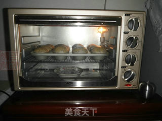 黑芝麻小餐包的做法步骤:12