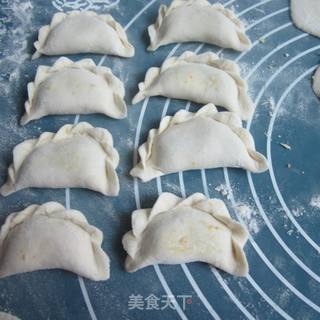 莴笋瘦肉煎饺的做法步骤:13