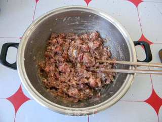 胡萝卜猪肉馅包子的做法步骤:2