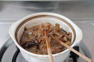 软糯抗衰的经典大菜:【红烧牛筋】(附卷卷葱丝的做法)的做法步骤:19