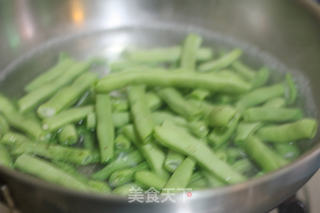 干煸四季豆的做法步骤:3