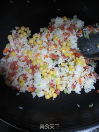 芹菜玉米炒饭的做法步骤:10