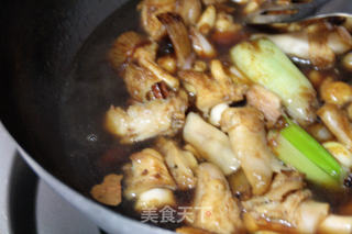 软糯抗衰的经典大菜:【红烧牛筋】(附卷卷葱丝的做法)的做法步骤:13