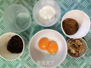 黑糖果干戚风蛋糕的做法步骤：1