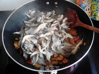 平菇炒腊肉的做法步骤:12