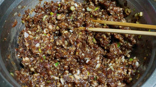 小白菜猪肉饺子的做法步骤:2