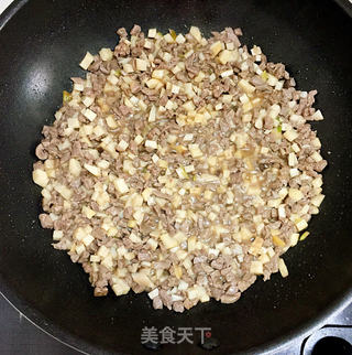 杏鲍菇丁炒牛肉丁的做法步骤:8