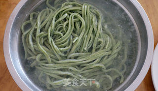 意酱肉丸菠菜面的做法步骤:7