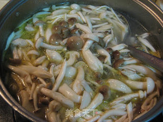 鸡翅菌菇汤手擀面的做法步骤:9