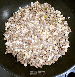 杏鲍菇丁炒牛肉丁的做法步骤:7